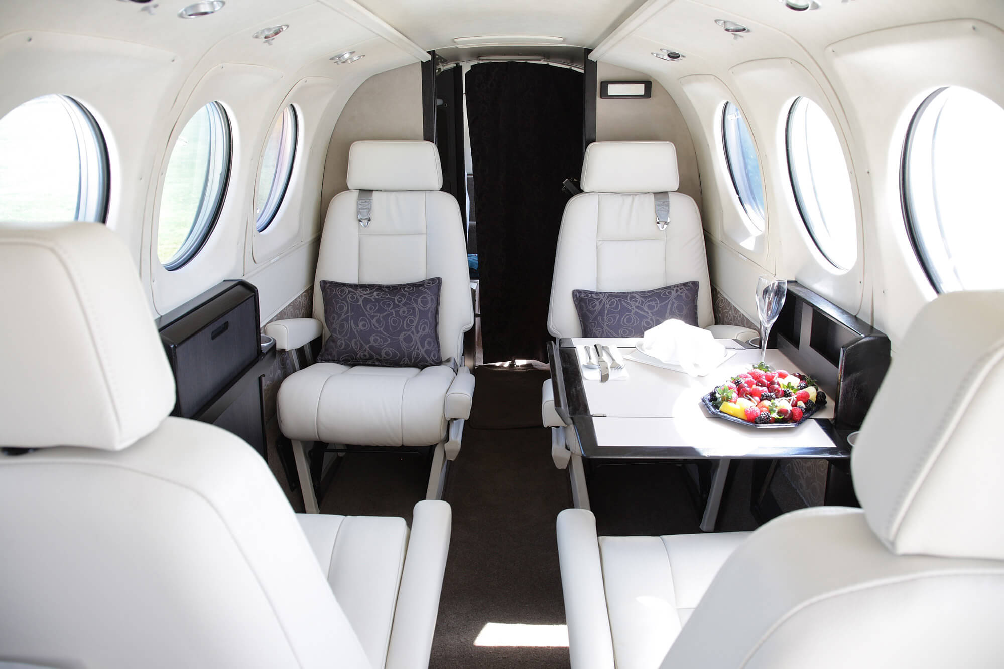 Air taxi Plane charter prop plane charter plane hire aircraft