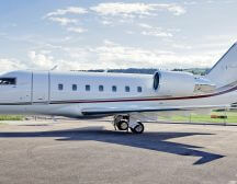 Charter Challenger 604 private jet