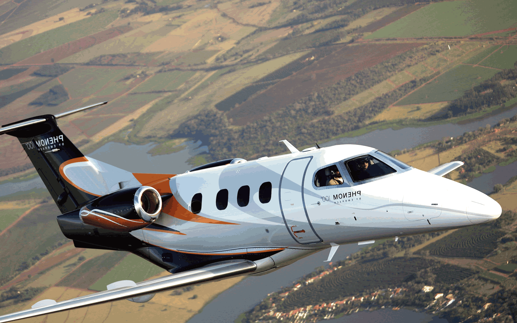 Charter Phenom 100 Private Jet From 790 Per Flying Hour