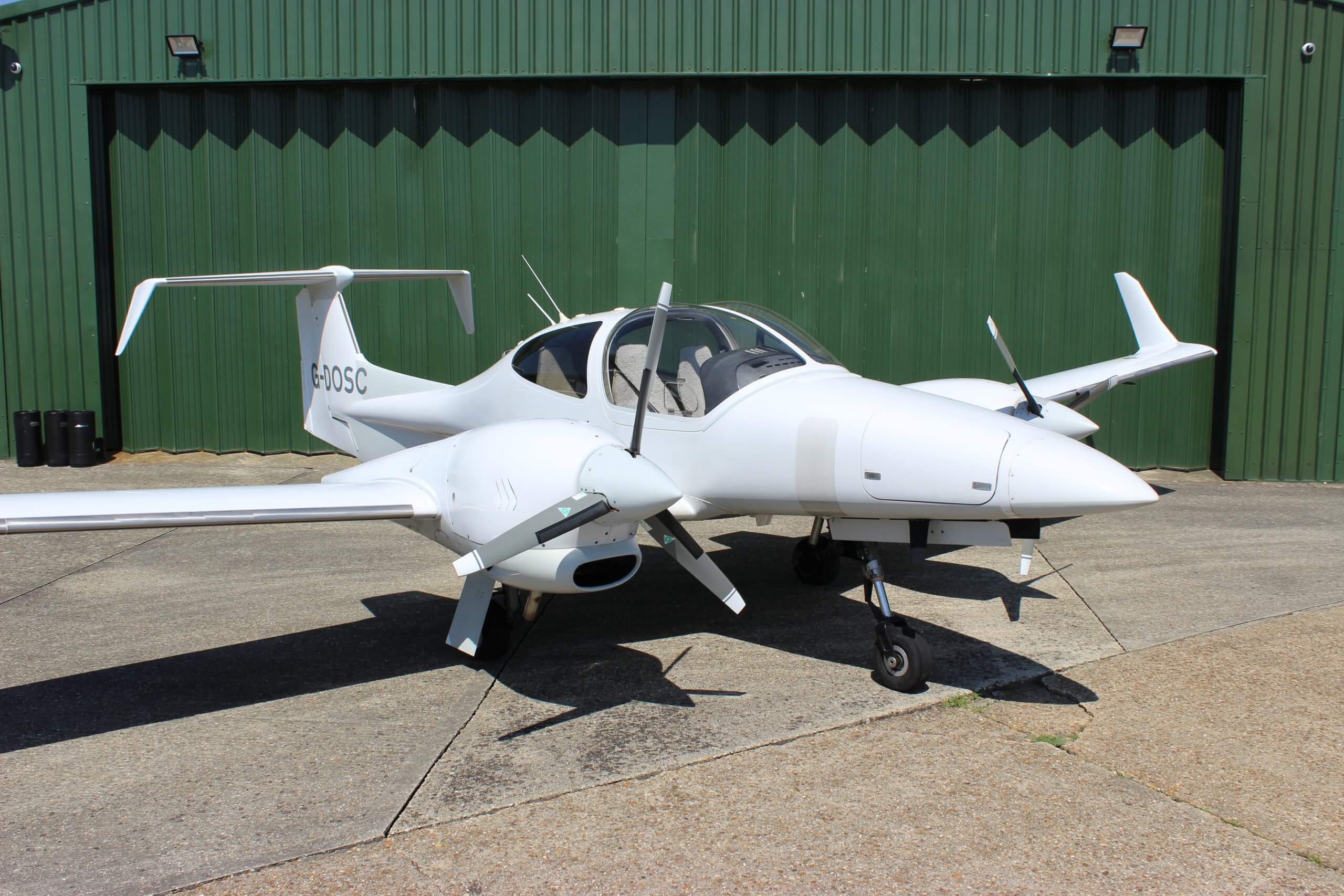 DA42 plane charters