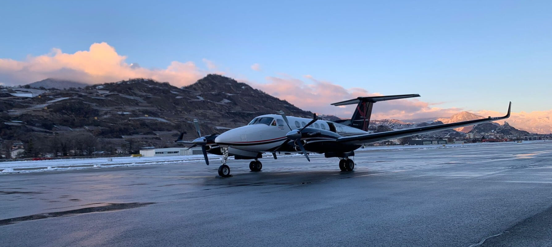 Air-taxi on the runway